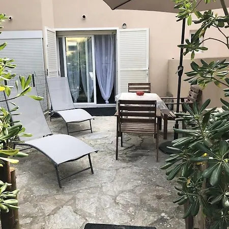 Studio Rez De Jardin Dans Privee Pres De La Plage * Καλβί