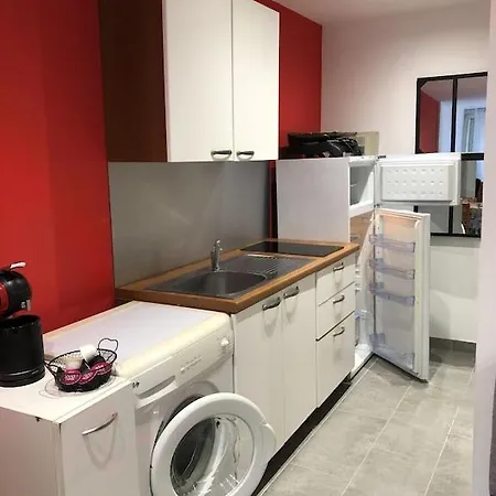Studio Rez De Jardin Dans Privee Pres De La Plage
